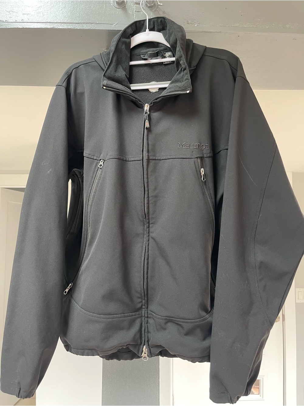 Marmot Men's Black Softshell Jacket with Full Zip. L